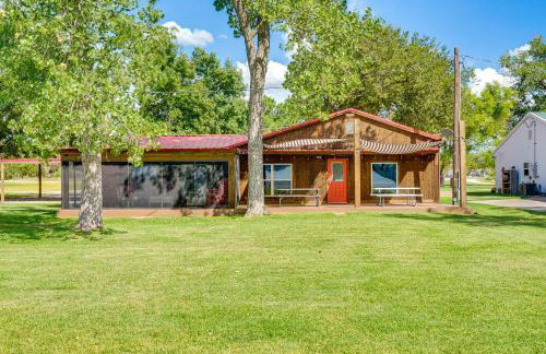 Lakefront Graford Home with Fire Pit and Private Dock! - Foto 41