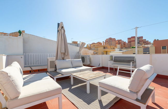 Maria Tubau in M Laga - Foto 2