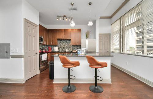 Skyline King Beds Retreat 2BR 2BA Near NRG Medical Center Galleria Mall - Foto 26