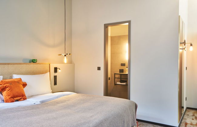 Hood House - Photo 24