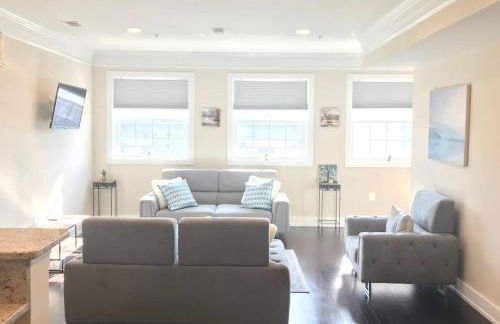 Entire Extra Large Luxury 3 Bedrooms Condo - Photo 1