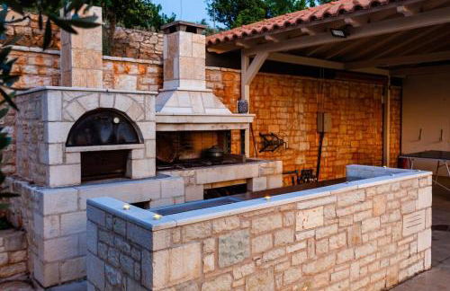 Sunset Paradise - Verga's Utimate Seaview Getaway - Photo 43