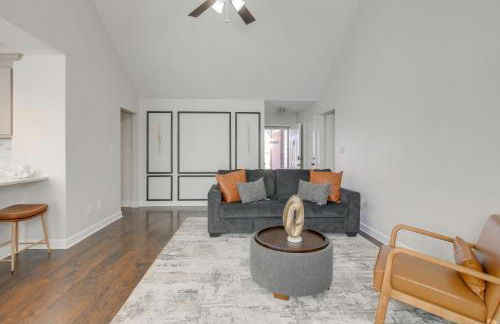 Walk to the Greenline Sleek Cordova Home with Patio - Foto 8