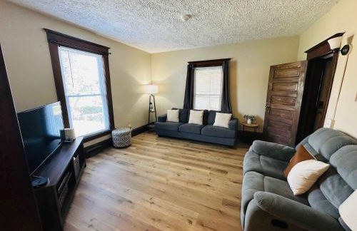 Charming 4BR Westside Home in Beer City USA - Foto 24