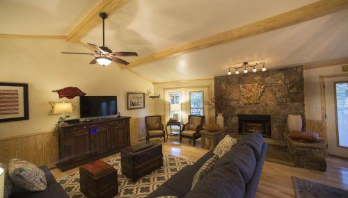 C21, Three bedroom, three bath log-sided, luxury Harbor North cottage with hot tub cottage - Foto 5