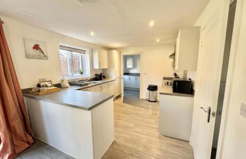 Spacious New 5 Bedroom Home in Swindon - Foto 12