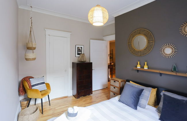 The Authentic and Charming Montrealer - Foto 5