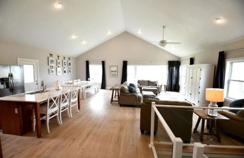 Comfortable and Modern Cabin Rental on Lake Red Rock near Pella, Iowa - Foto 2