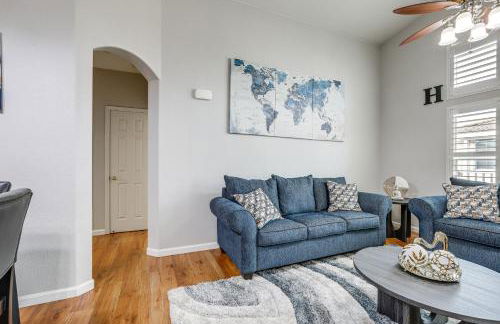 Extended-Stay Ready! Elk Grove Unit with Pool Access - Foto 7