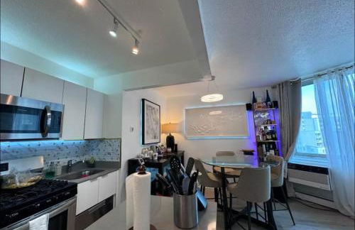 NEW Chic & Cozy 1BD Apartment Near East River, Minutes from Central Park - Foto 18