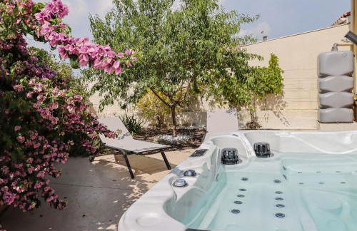 L'Escapade Jaune - Jacuzzi, Wi-Fi, tout équipée - Foto 3