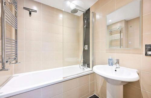 Spacious 5-Bedroom Family Home in Greenwhich - Foto 16