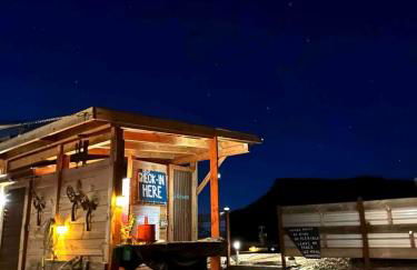 Idyllic Tiny Cabin Lovely for a Romantic Escape in Arizona - Foto 9