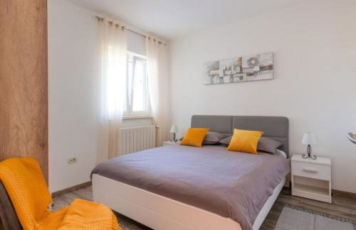 Breg Ivanovci - Three Bedroom Villa with Swimming Pool - Photo 18