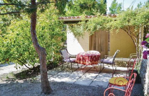 Awesome Home In Crillon Le Brave - Foto 1