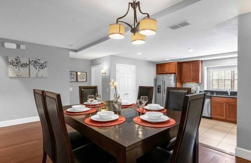 Sunny Summer in FL - Relax in a TownHome by Disney! - Foto 9