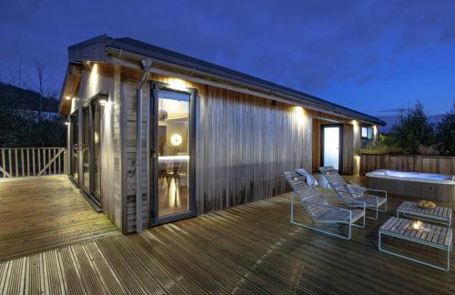 Deer Leap, Strawberryfield Park - Photo 1