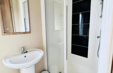 Haven Holiday Home at Kent Coast Allhallows - Photo 17