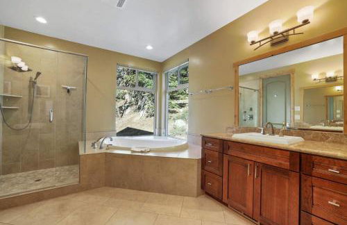 Heavenly Mountain Chalet - Skiing, Pets, Hot tub - Foto 59