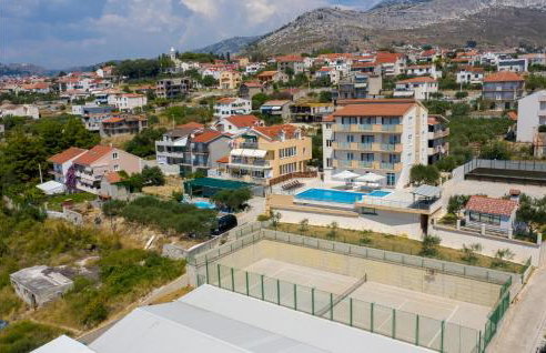 Gorgeous Home In Mravince With Sauna - Photo 13