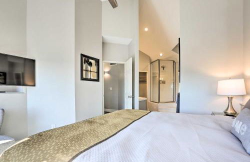 Hiking Trail and Hot Tub Access Bend Condo with Deck - Foto 20