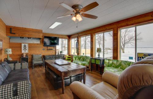 Family-Friendly Ottertail Home on Rush Lake! - Foto 10