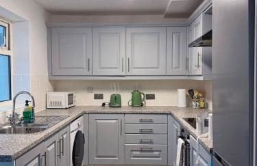 Wigan 2-Bedroom Modern house - Cozy & Relaxing Stay - Photo 17