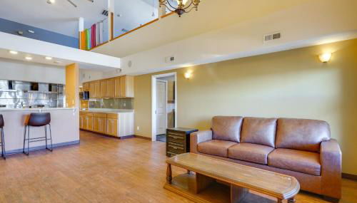 Huge Kitchen and Open Interior Pueblo Group Getaway - Foto 5