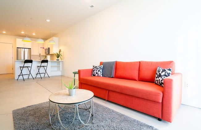 Minimalist & Alluring Condo, Walk to Mile High - Foto 9