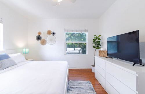 The Blue Parrot - Foto 83