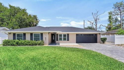 5 BR home with pool and outdoor fun - Foto 2