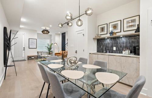 Designer 3-Bedroom Home with King Bed, Family-Friendly, Columbia Heights - Foto 23