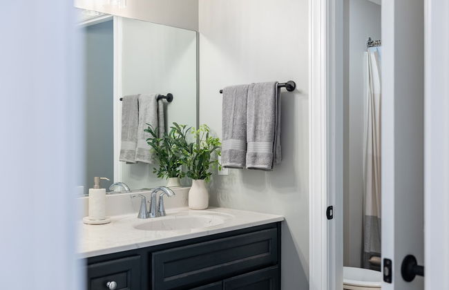 Luxuriously Lakeside by Avantstay Lakefront Retreat w Game Room - Foto 47