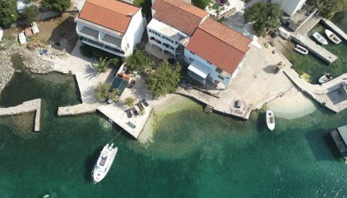 Robinson Dora - Photo 3