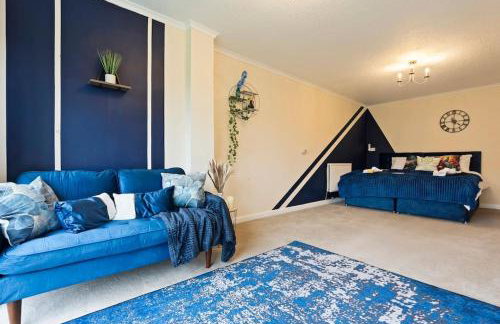 Stylish 4-Bed City Apartment, Sleeps 6, Ample Parking & Free Wi-Fi - Foto 36