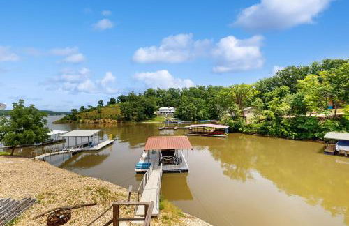 Fun on the Cove! Home with Dock and Foosball - Foto 25