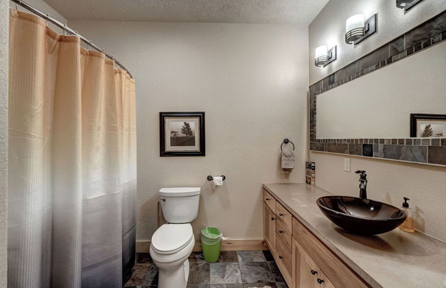 Holy Terror Chalet at Terry Peak - Foto 25