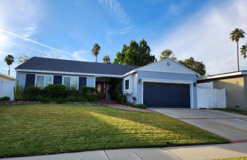 4 BR Encino Home w/ Amazing Yard, Near Everything - Foto 19