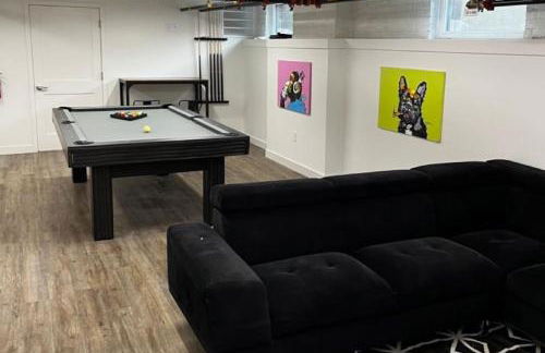 Trendy Loft Escape with Pool Table Bring Your Pets - Foto 12