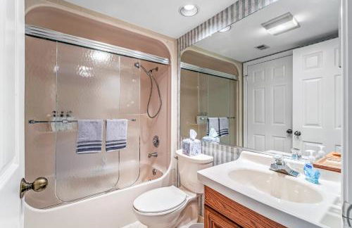 Epic Views and Pool Access! Gem on Big Boulder Lake - Foto 19