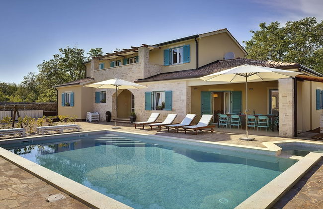 Luxurious Villa with Sauna & Hot Tub in Žminj - Foto 15