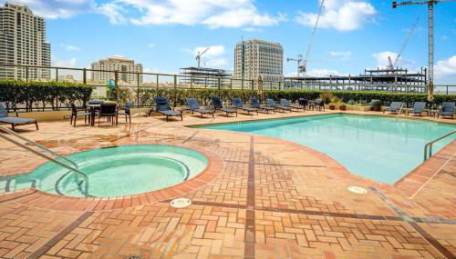 Panoramic Bay and City Views - 2BR, Pool, Gym, Parking - Foto 4