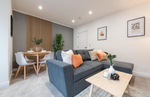 Spacious Modern 2BR - Parking - Workspace Area, Ideal for Contractors & Long Stays - NordStay - Foto 11