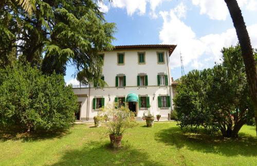 Villa in Uzzano with Private Pool & Garden - Foto 11
