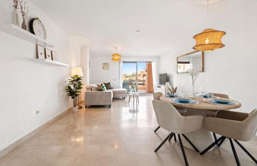 Family Friendly 2BR in Casares Pool and Padel Fun - Foto 8