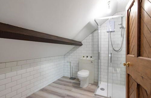 Madison House - Converted Church 5 Bed Pontypool - Photo 23