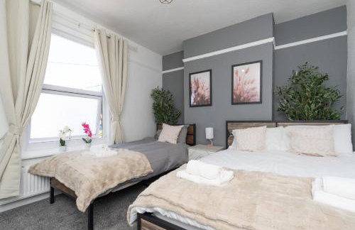 Open Mind Property - Hot Tub, 7 Beds & Free Parking - Foto 30