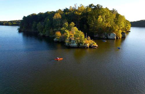 Lakefront Cabin with Fire Pit in Carbondale, Illinois - Foto 9