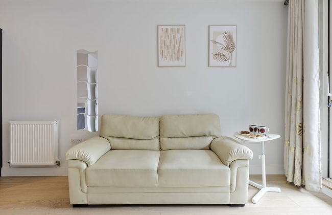 Spacious Flat Near South Bank by Underthedoormat - Photo 13