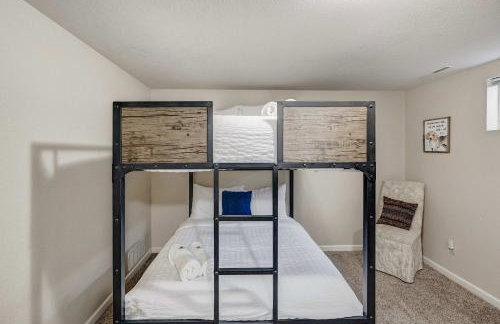 Crestpoint Court Family Multi-Level Near UCCS & BBQ - Foto 49